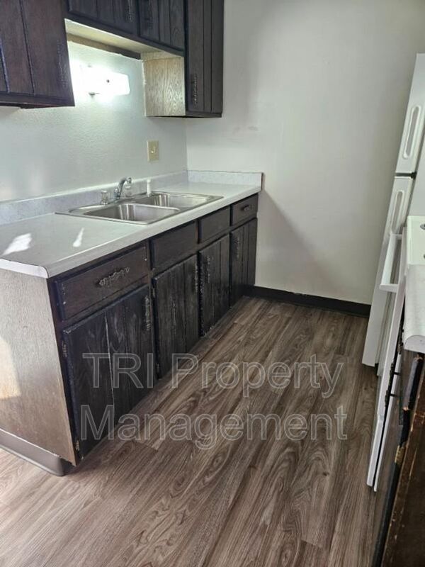 Foto del edificio - 2219 8th Ave