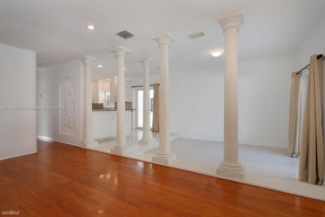 Building Photo - 2 br, 2 bath House - 1409 Medina Ave
