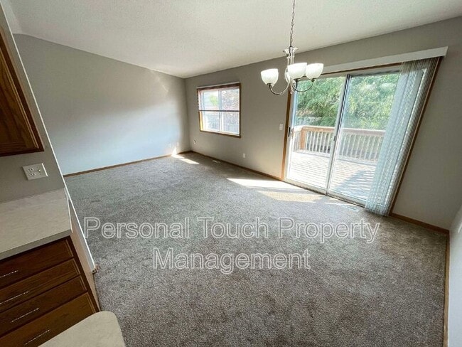 Building Photo - 2510 Amber Valley Ct S