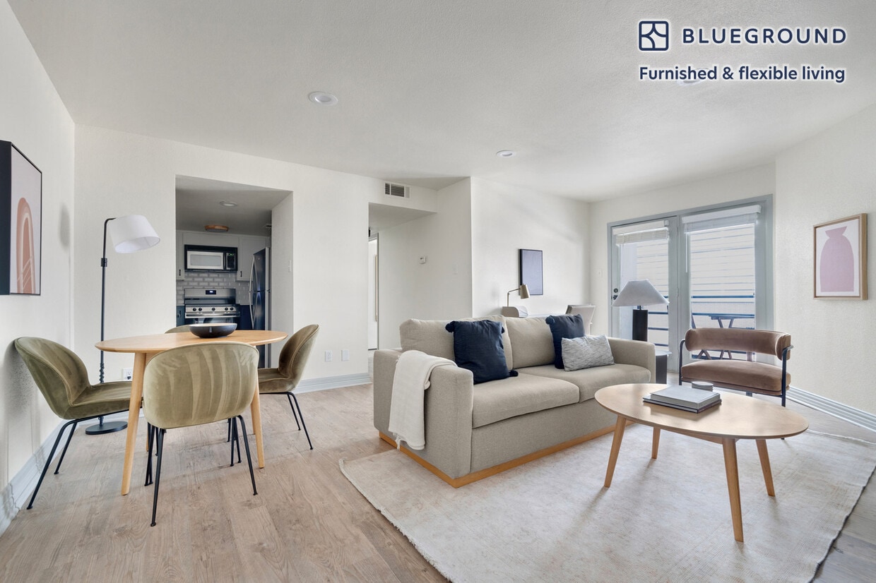 Foto principal - 201 E 4th St