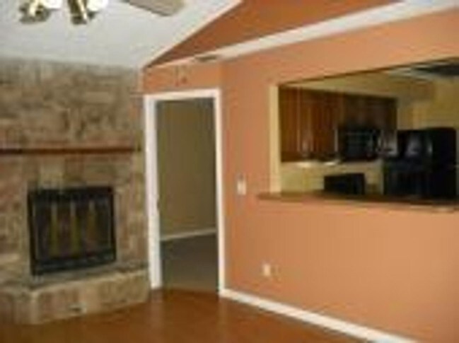 Building Photo - 3 br, 2 bath House - 8319 Daisy Lane S