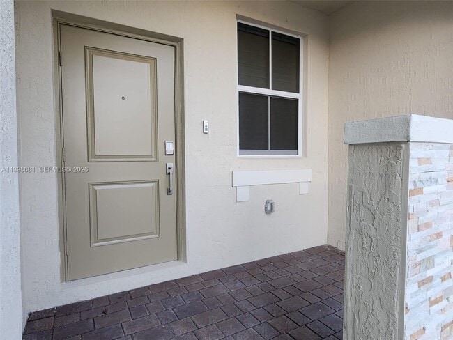 Building Photo - 2429 SE 28th Dr