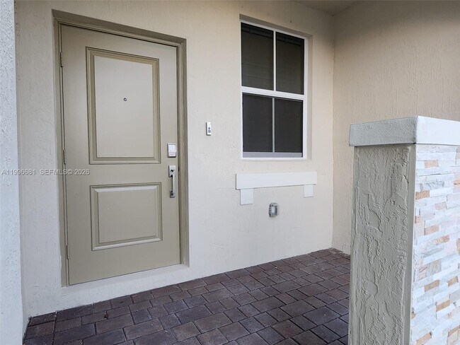 Foto del edificio - 2429 SE 28th Dr