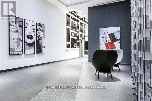 Photo du bâtiment - 318 Richmond St W