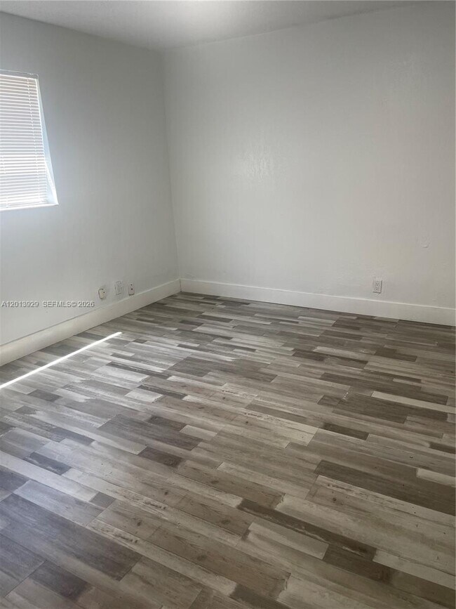 Foto del edificio - 1532 SW 5th Pl