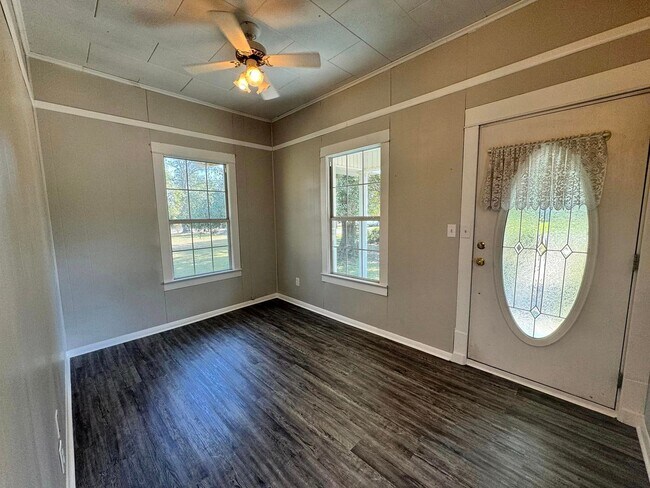 Building Photo - Home For Rent in DeQuincy