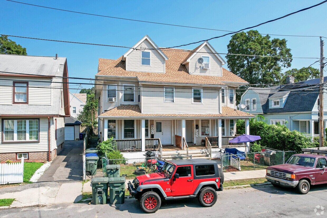 Primary Photo - 121 Livingston Pl