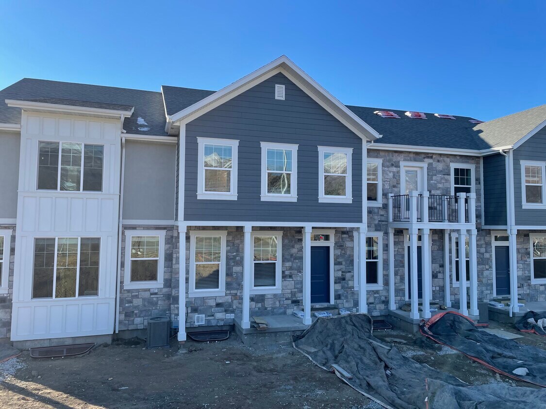 Foto principal - 520 S Orchard Dr