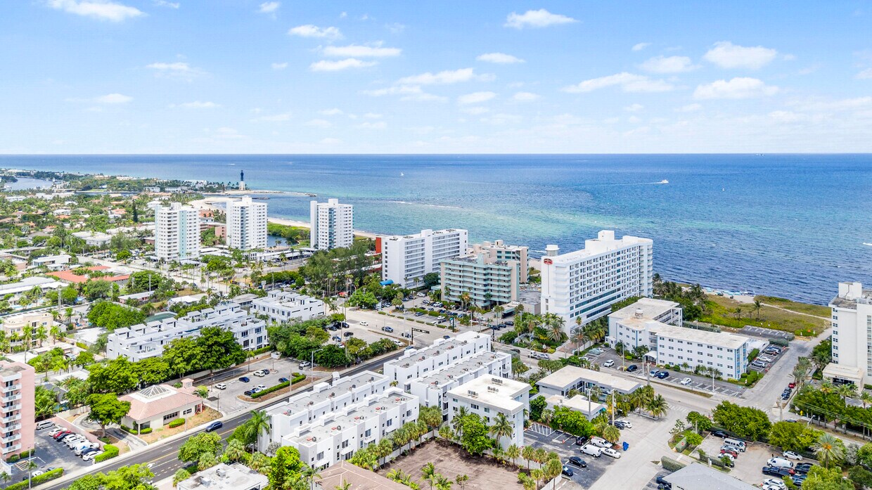 Primary Photo - 1367 N Ocean Blvd