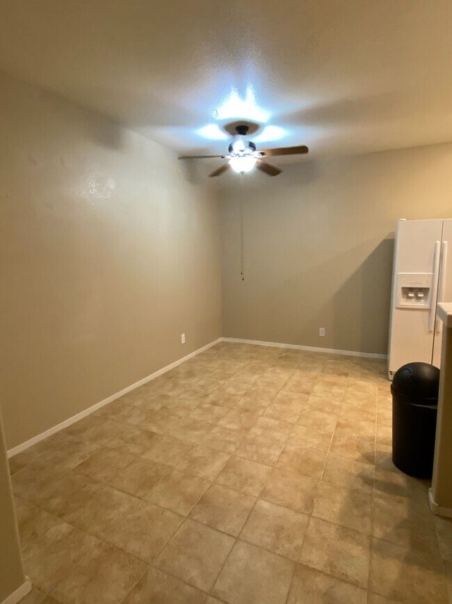 Building Photo - BEAUTIFUL 1BEDROOM/ 1 BATHROOM CONDO IN GREEN VALLEY!