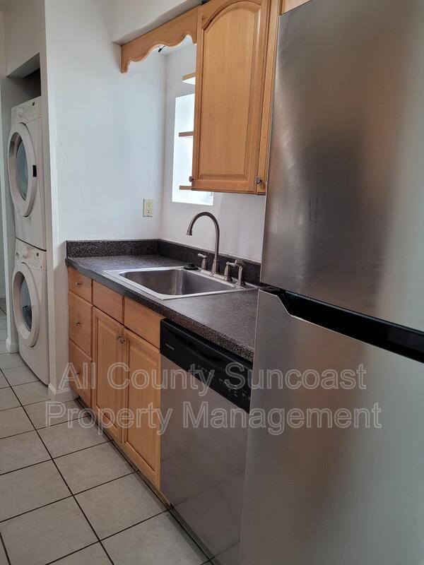 Building Photo - 501 E Bay Dr