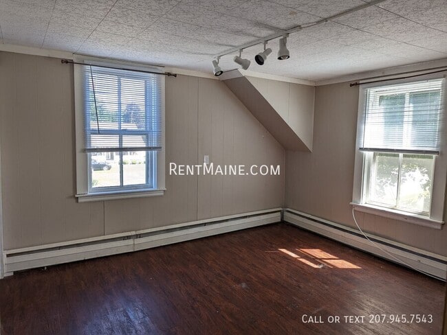 Building Photo - 40 Gilman Falls Ave