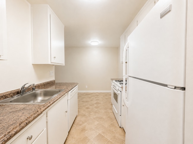 Building Photo - Fremont 1 bedroom is in central location near everything