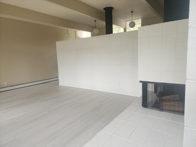 Building Photo - 721 Las Colindas Rd