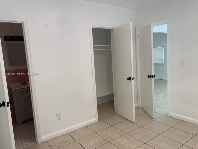 Foto del edificio - 2114 NE 168th St