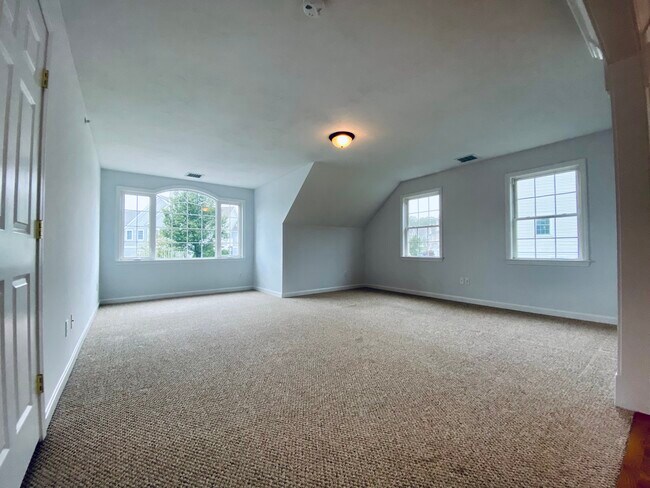 Building Photo - 1103 Hampton Way