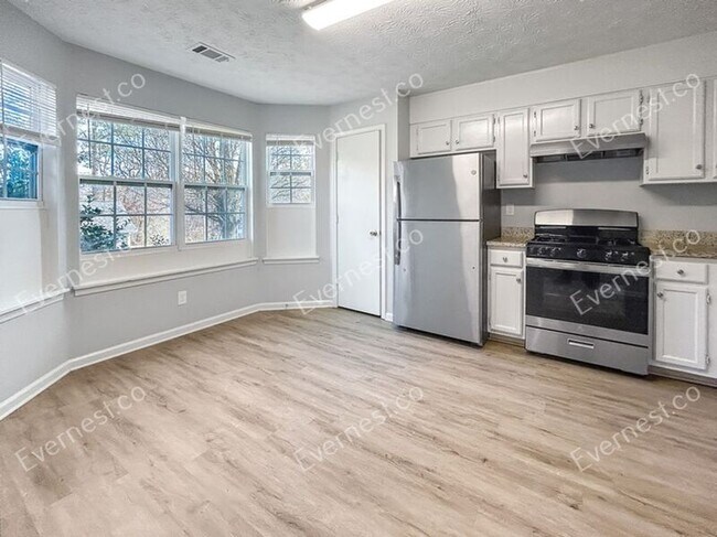 Foto del edificio - 4938 Woodstream Ln NW