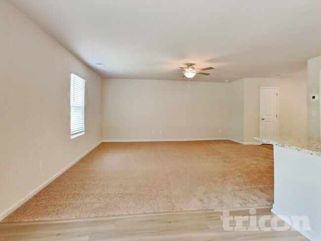 Building Photo - 14 Ivy Bank Dr