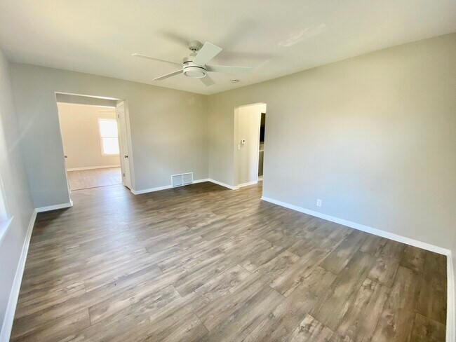 Foto del edificio - 5543 W Margaret St