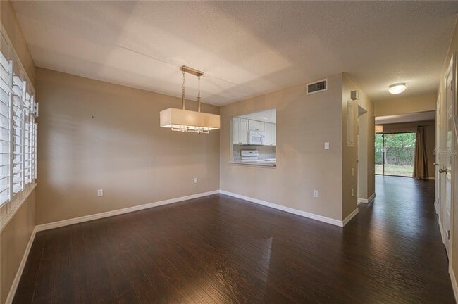 Building Photo - 918 Sunridge Dr