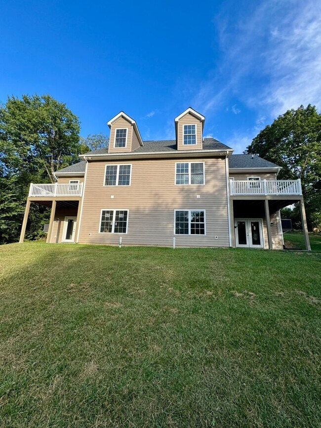 Foto del edificio - Duplex for Rent in Woodstock