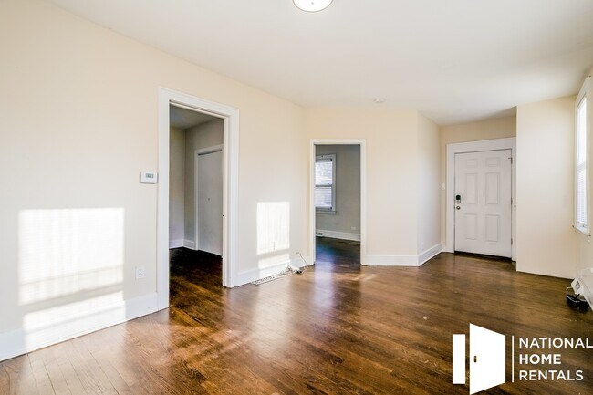 Building Photo - 3214 Cuyler Ave