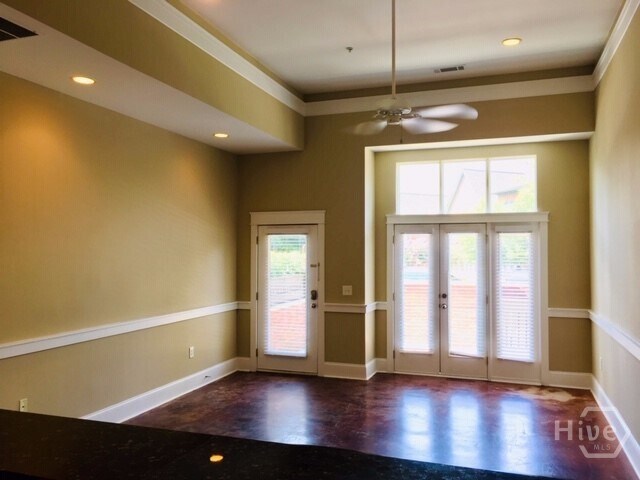 Foto del edificio - 1500 Timothy Rd