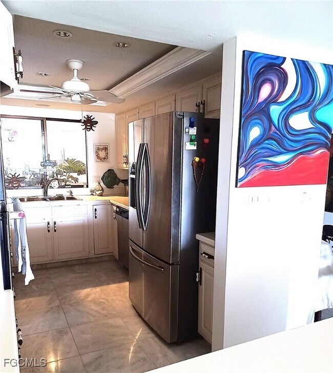 Building Photo - 5260 S Landings Dr