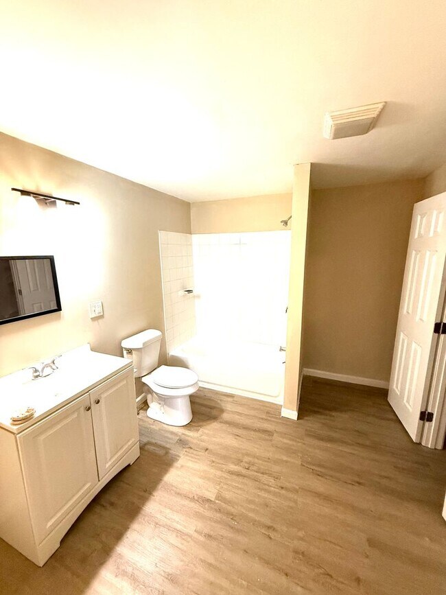 Foto del edificio - ** 3 Bed 2 Bath located off Zelda Road ** Call 334-366-9198 to schedule a self-tour