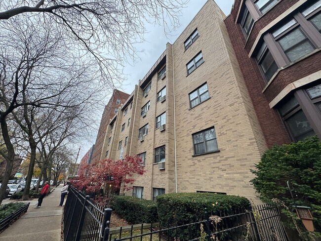 Foto del edificio - 930 W. Winona
