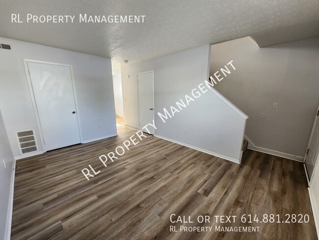 Foto del edificio - Cozy 2 bedroom 1 bathroom Townhome located...