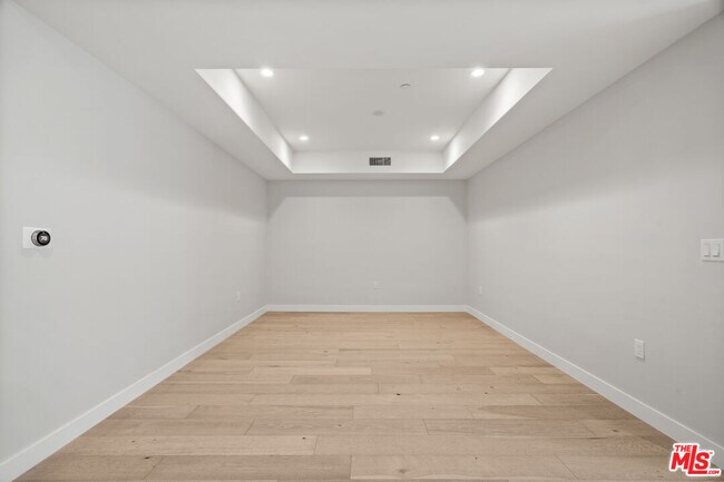 Foto del edificio - 825 N Croft Ave