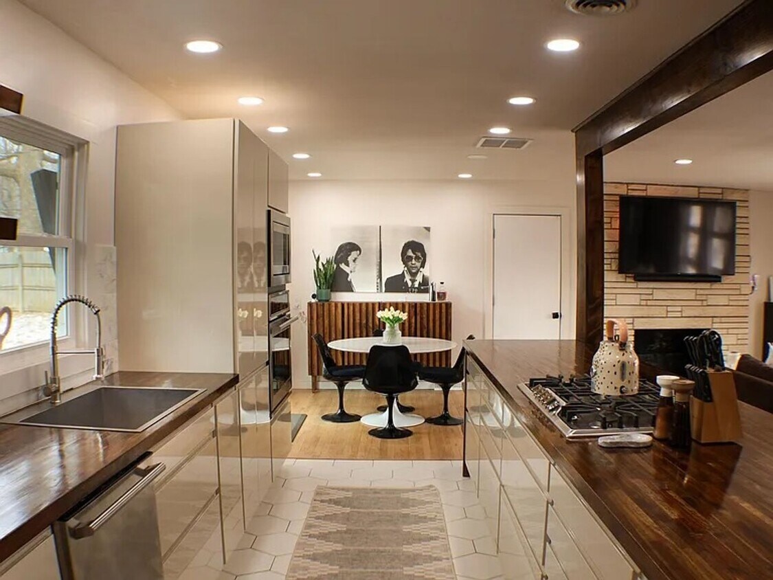Primary Photo - Sit Back, Relax. Your New home Awaits.
