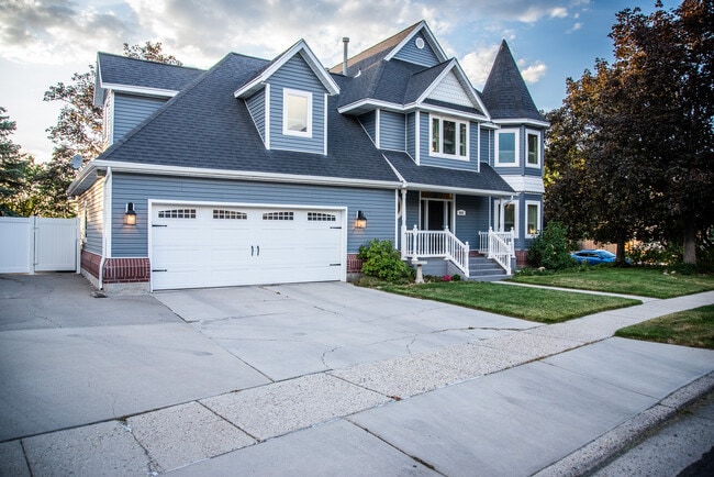 Building Photo - 8862 S Cheshire Dr