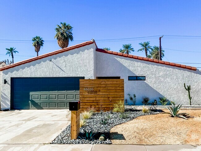 Building Photo - 45035 Palm St