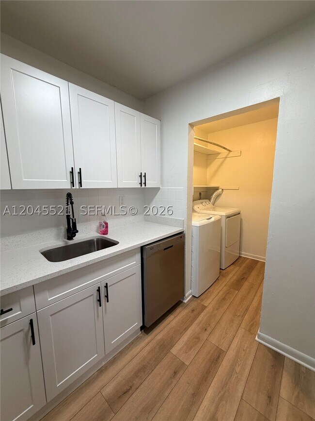 Foto del edificio - 2557 NW 60th Terrace