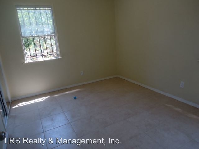 Foto del edificio - 628-6363 S Bonnie Beach Pl