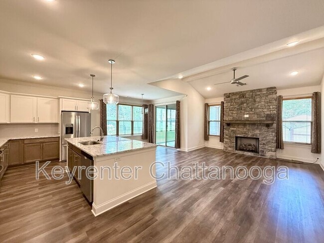 Building Photo - 7183 Mercedes Ln
