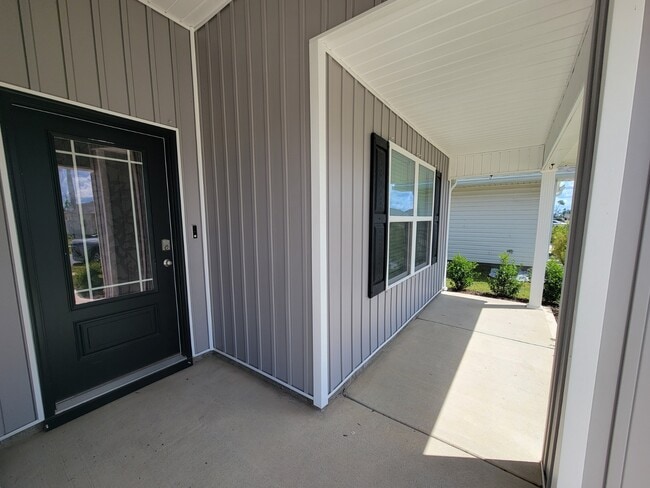 Building Photo - 6585 Slabinski Ln