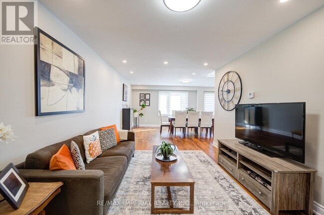 Building Photo - 147 Millard St