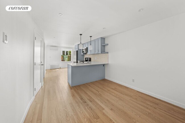Building Photo - 468 8th St