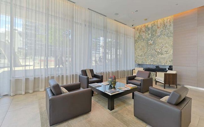 Building Photo - Beautiful Suite at the Heart of Yonge and ...
