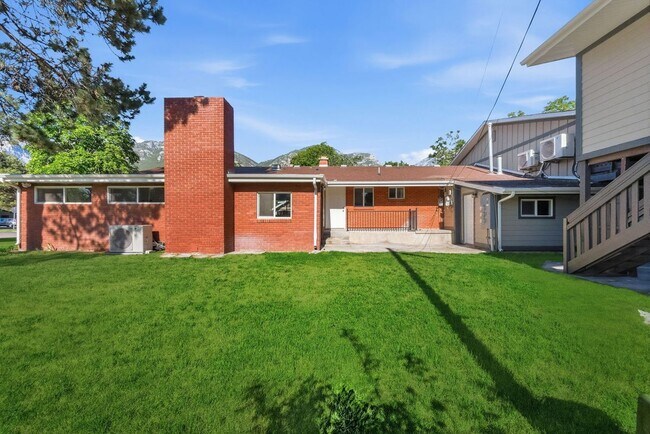 Building Photo - 189 N 300 E