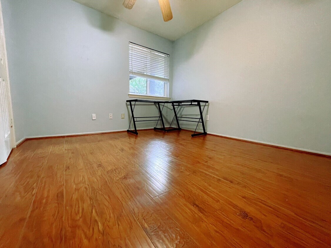 Foto principal - 1906 Woodstream Blvd