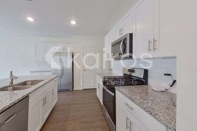 Foto del edificio - 32205 Edson Ave