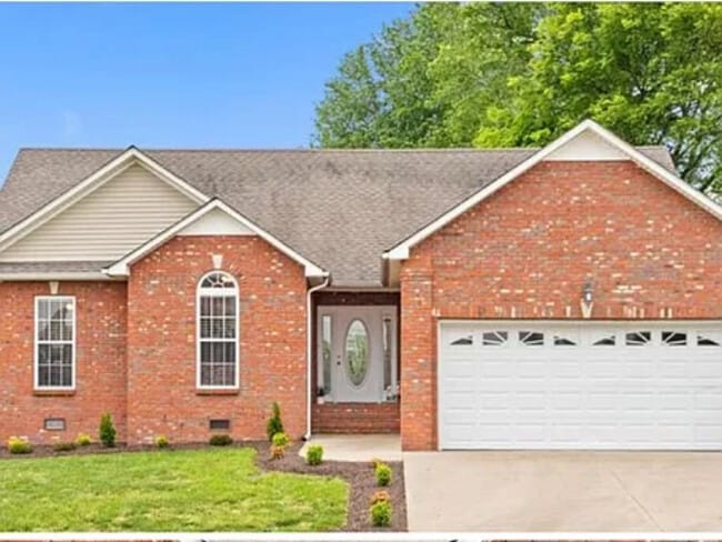 Building Photo - 2825 Brewster Dr