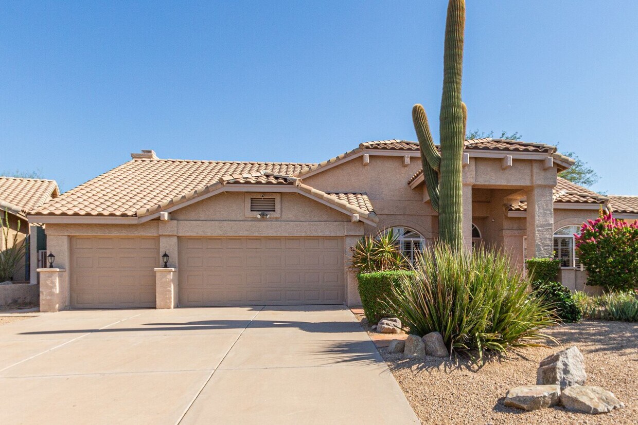 Foto principal - Come Settle In — This Scottsdale Gem Is Re...