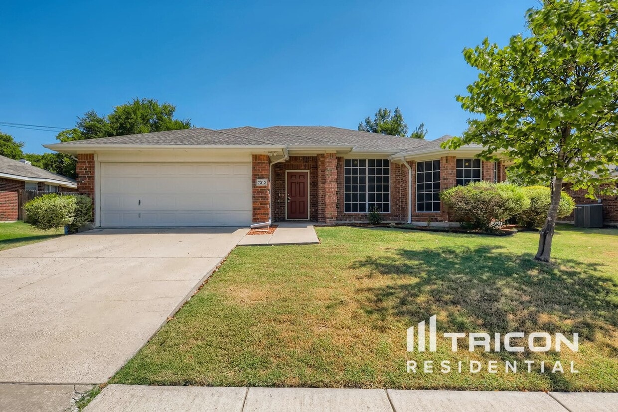 Building Photo - 7210 Compass Point Dr