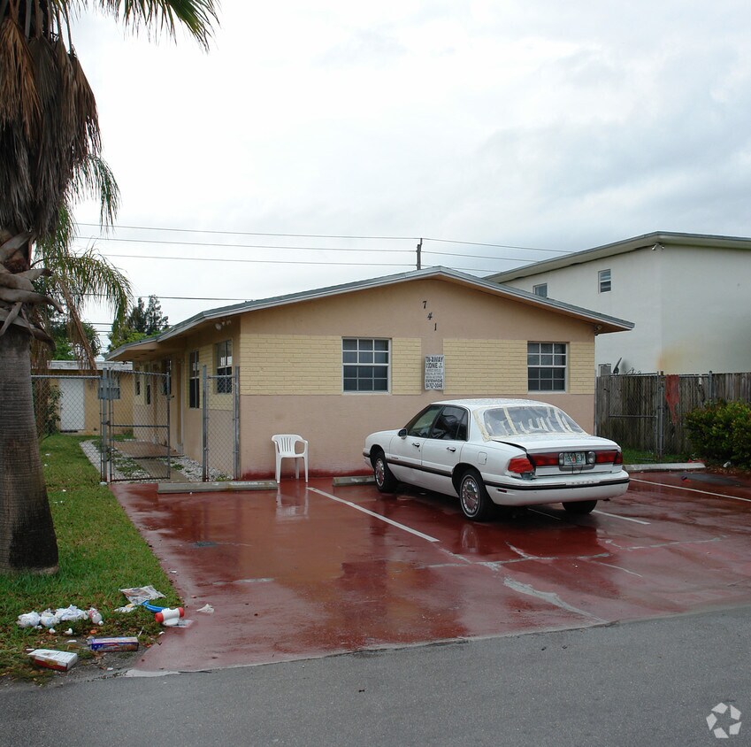  - 741 NW 3rd Ave