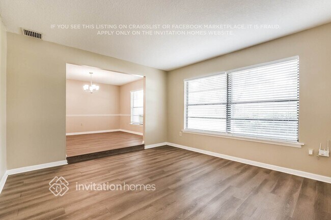 Foto del edificio - 537 Woodview Dr